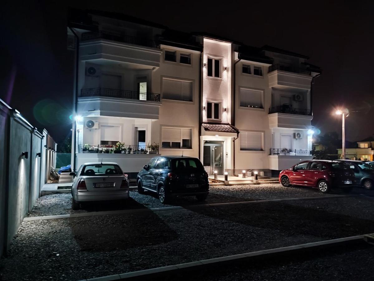 Morning Star Danica Apartment Surcin Exterior photo